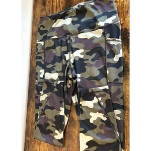 Reebok Women's Camouflage Athletic Leggings Size L Hip Pockets